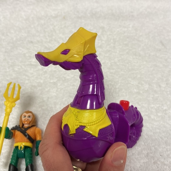 Imaginext DC Super Friends AQUAMAN'S SEAHORSE with Aquaman and Scepter - Picture 3 of 4